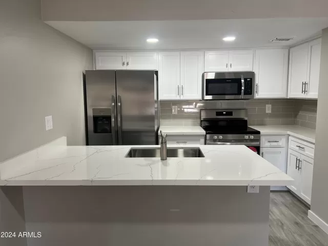 MLS: 6704626 Condo For Sale
