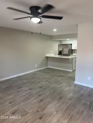 Photo #5: 6704626 Listing