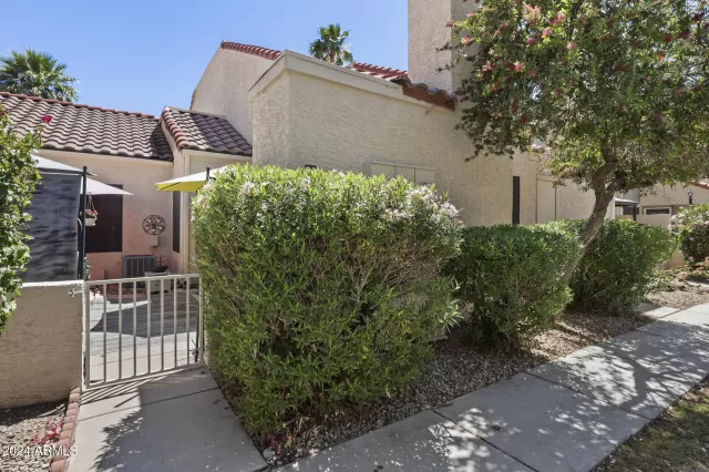 MLS: 6704845 Condo For Sale