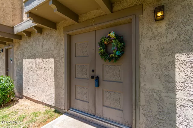 MLS: 6704888 Condo For Sale