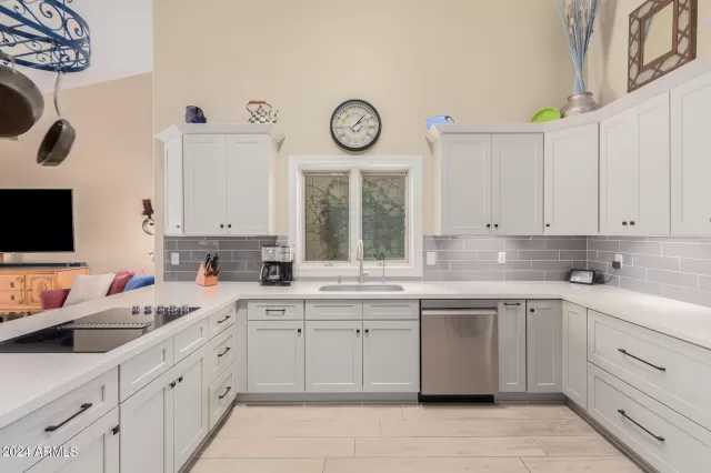 MLS: 6705131 Condo For Sale