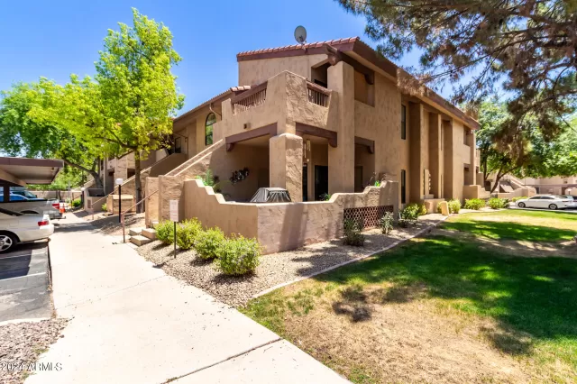 MLS: 6705142 Condo For Sale