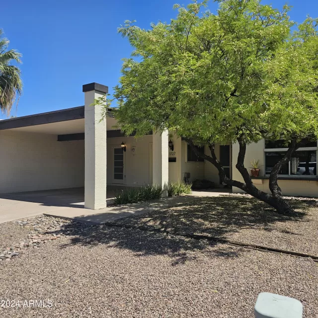 MLS: 6705340 Condo For Sale