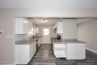 Photo #5: 6705340 Listing 