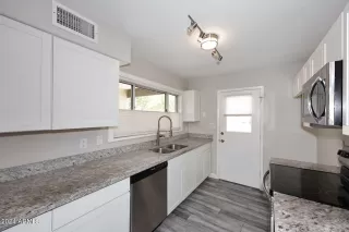 Photo #6: 6705340 Listing 