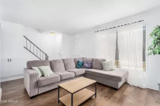 Photo #4: 6705384 Listing