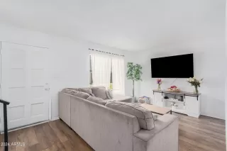 Photo #5: 6705384 Listing