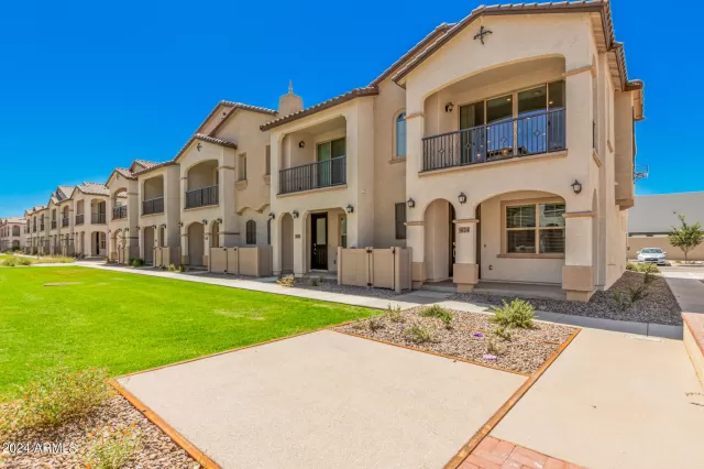 MLS: 6705405 Condo For Sale