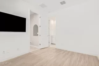 Photo #5: 6705405 Listing 