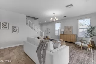 Photo #5: 6705518 Listing