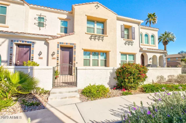 MLS: 6705542 Condo For Sale