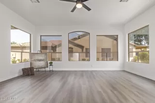 Photo #4: 6705635 Listing