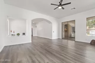 Photo #6: 6705635 Listing