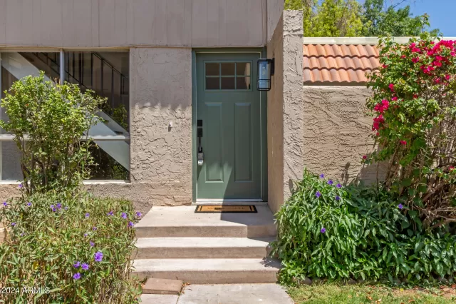 MLS: 6705668 Condo For Sale