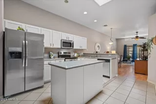 Photo #4: 6705699 Listing