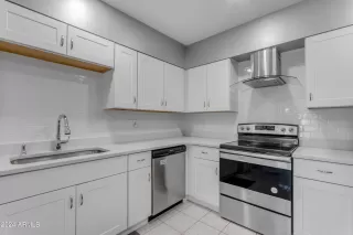 Photo #6: 6705745 Listing