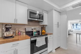 Photo #1: 6705986 Listing