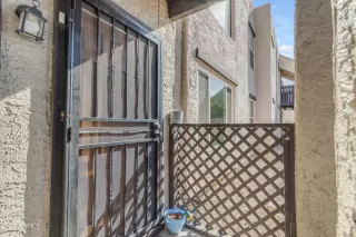 Photo #4: 6705986 Listing