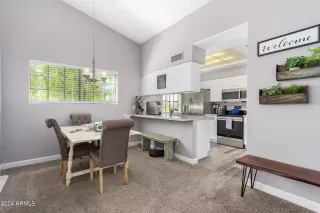 Photo #5: 6706072 Listing