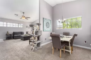 Photo #6: 6706072 Listing