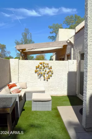 Photo #2: 6706323 Listing