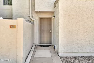 Photo #2: 6706338 Listing 