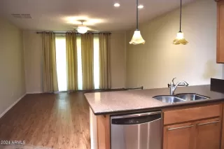 Photo #3: 6706976 Listing