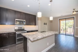 Photo #2: 6707196 Listing