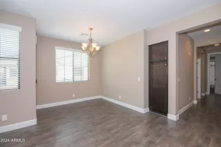 Photo #5: 6707196 Listing