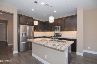 Photo #6: 6707196 Listing