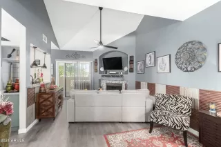 Photo #6: 6707422 Listing 