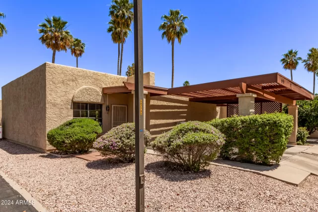 MLS: 6707537 Condo For Sale