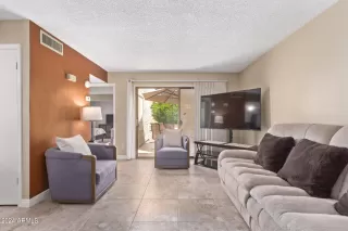 Photo #5: 6707537 Listing