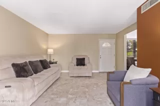 Photo #6: 6707537 Listing