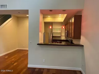 Photo #4: 6707689 Listing