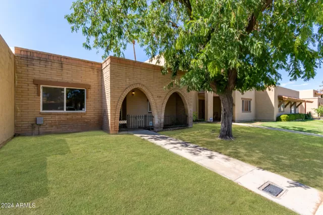 MLS: 6707724 Condo For Sale