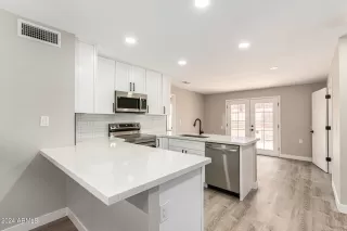 Photo #6: 6707724 Listing