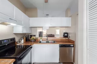 Photo #5: 6708044 Listing