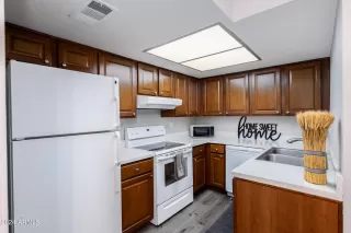 Photo #2: 6708278 Listing 