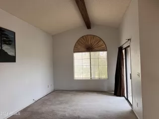 Photo #5: 6708441 Listing