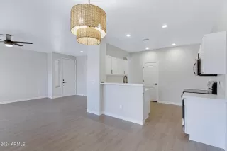 Photo #3: 6708587 Listing