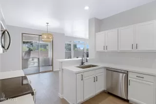 Photo #5: 6708587 Listing