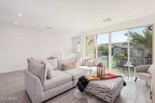 Photo #2: 6708913 Listing