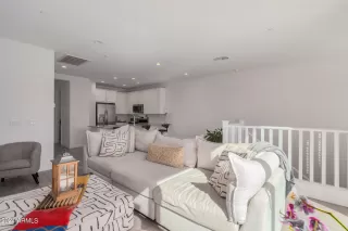 Photo #3: 6708913 Listing