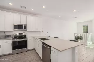 Photo #6: 6708913 Listing