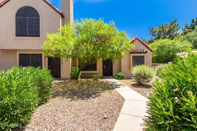 MLS: 6709926 Condo For Sale