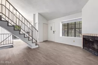 Photo #6: 6709926 Listing