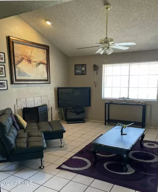 Photo #3: 6709939 Listing