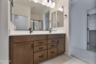 Photo #2: 6710069 Listing 