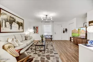 Photo #2: 6710142 Listing 